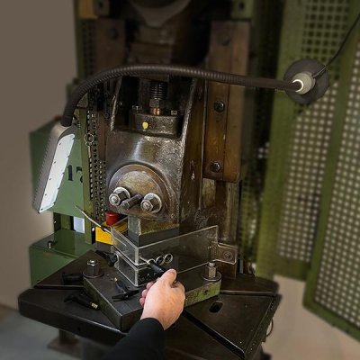 LED pracovné svietidlo Fluter 950 lúmenov Bauer + Böcker - obrázek