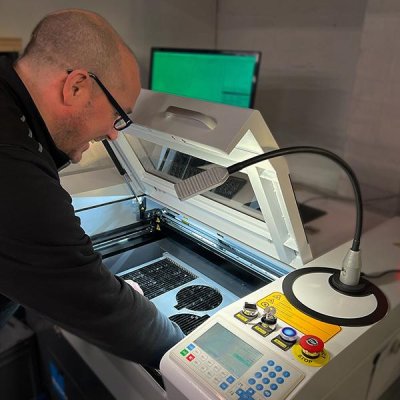 LED pracovné svietidlo Glanzlicht 300 lúmenov, stmievateľné Bauer + Böcker - obrázek